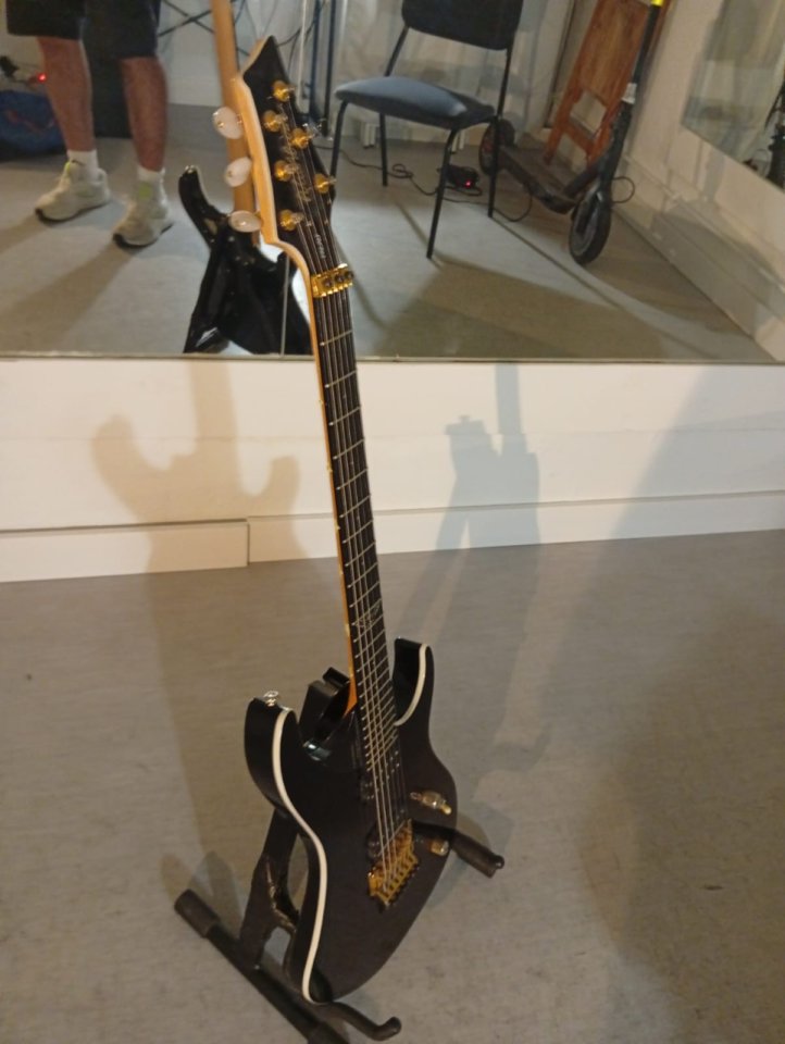 Washburn Dp100 David palau signature mejorada con Dimarzio de segunda mano · Foto 4 de 6 · Sevilla · 595 €