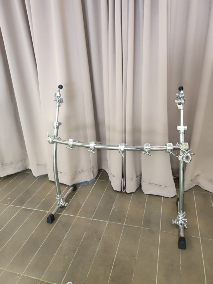 Rack Gibraltar curvado+extras. de segunda mano · Foto 3 de 9 · Tarragona · 400 €