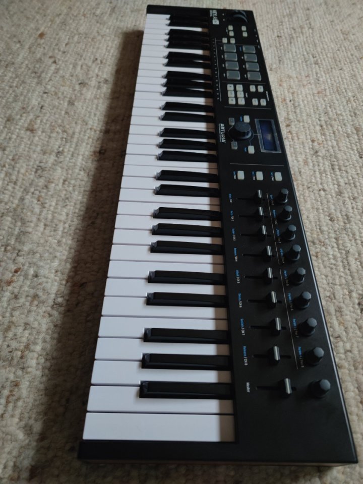 Arturia Keylab Essential 61 Key Black Teclado MIDI
