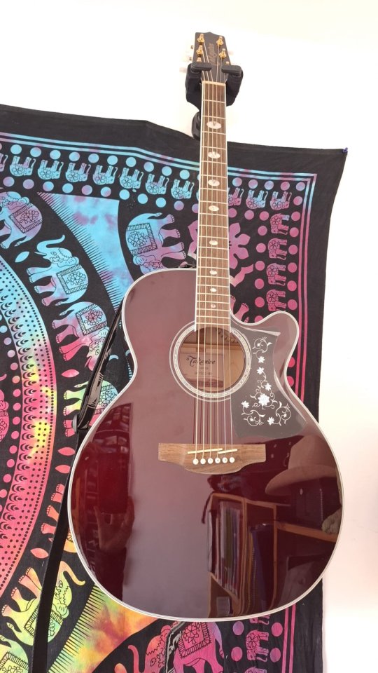 Takamine GN75CEWR de segunda mano · Foto 1 de 10 · Valencia · 500 €
