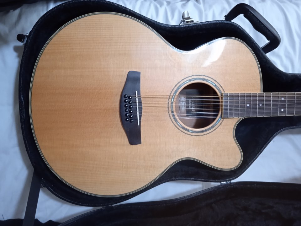 Yamaha CPX700II-12 acústica de 12 cuerdas de segunda mano · Foto 2 de 8 · Araba · 800 €