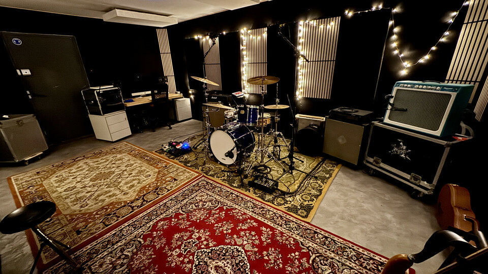 Local de Ensayo con BackLine