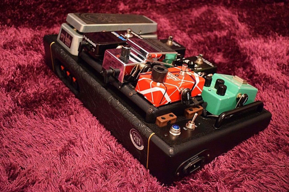 Pedalera PURA VIDA Custom Pedalboards de segunda mano · Foto 2 de 5 · Toledo · 1200 €