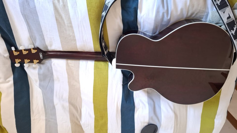 Takamine GN75CEWR de segunda mano · Foto 2 de 10 · Valencia · 500 €