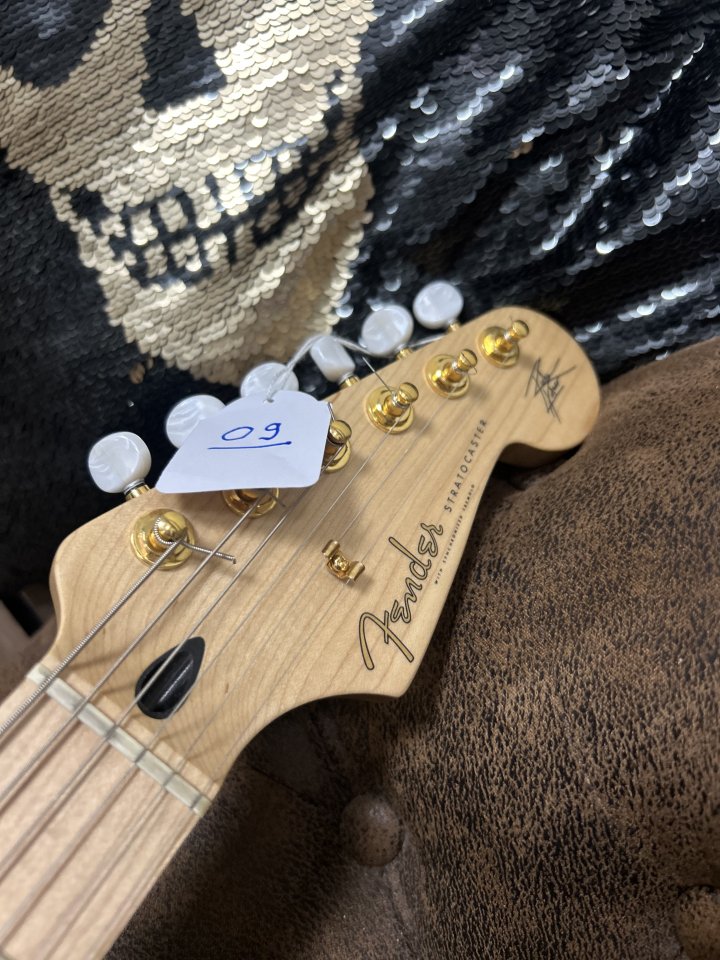 Fender Strat Richie Kotzen Reservada