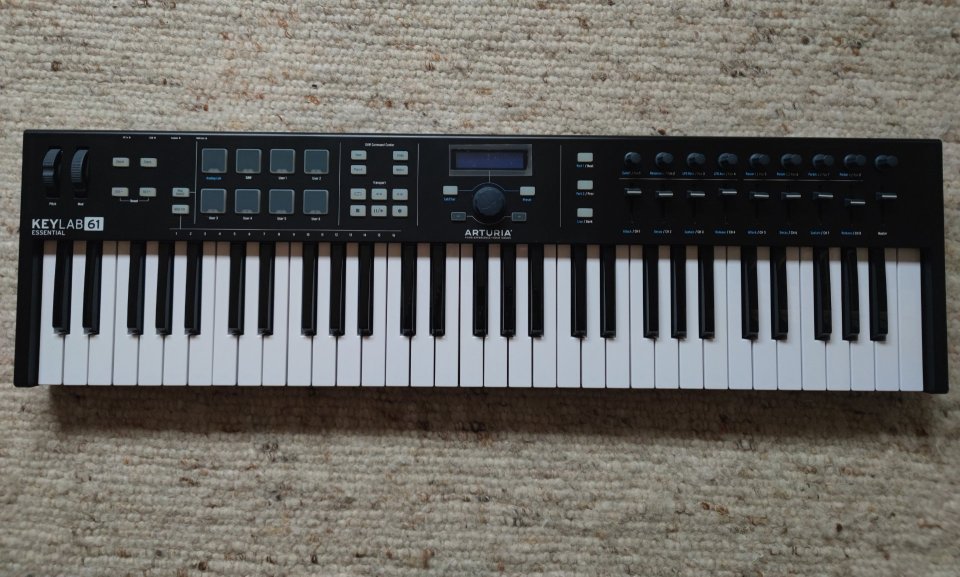 Arturia Keylab Essential 61 Key Black Teclado MIDI