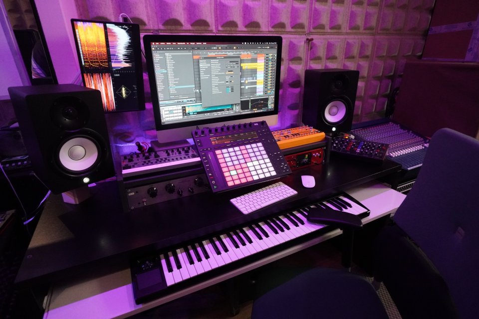 Curso Producción musical Online - Promad Escuela de sonido de segunda mano · Madrid