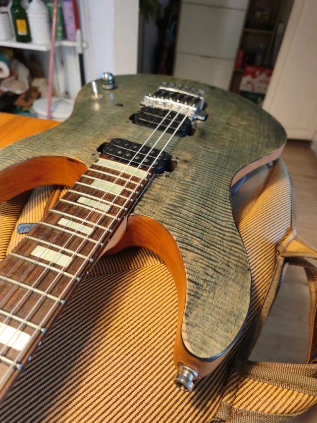 Yamaha RGX 620 DZ de segunda mano · Foto 9 de 9 · Bizkaia · 299 €
