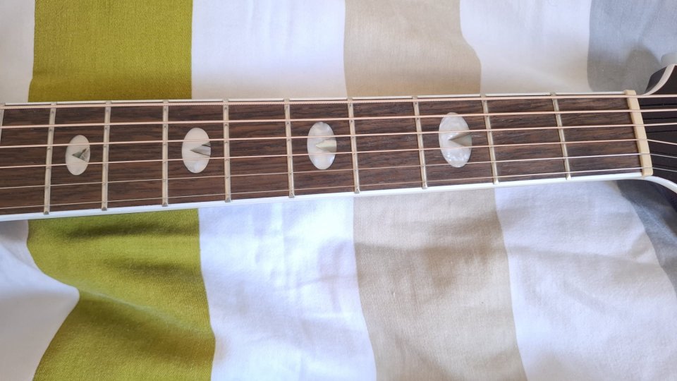 Takamine GN75CEWR de segunda mano · Foto 5 de 10 · Valencia · 500 €