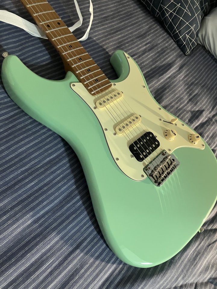 Jet Guitats JS450