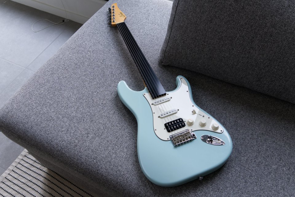 Suhr Classic S Antique (2025) Sonic Blue RW HSS