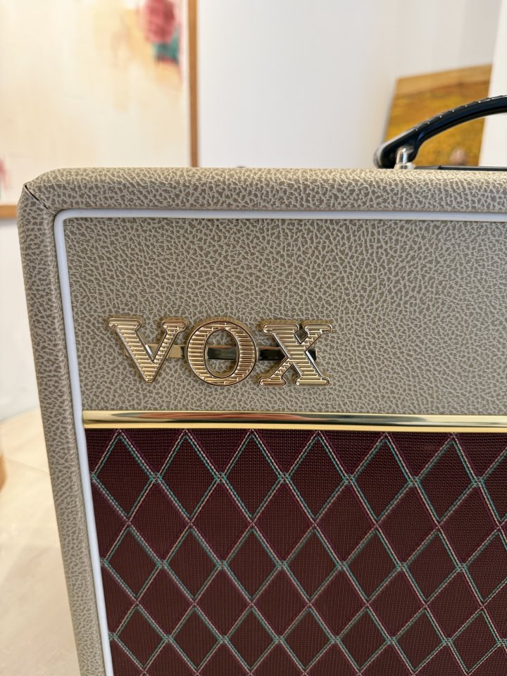 VOX AC10 Limited Tan Bronco