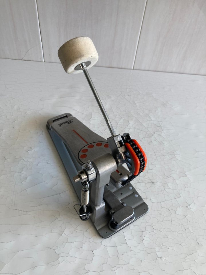 Pedal de Bombo Pearl P-930 como NUEVO de segunda mano · Foto 2 de 3 · Barcelona · 85 €