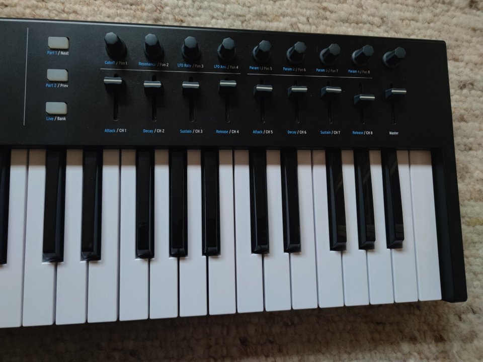 Arturia Keylab Essential 61 Key Black Teclado MIDI