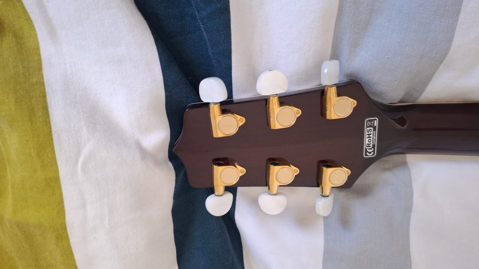Takamine GN75CEWR de segunda mano · Foto 7 de 10 · Valencia · 500 €