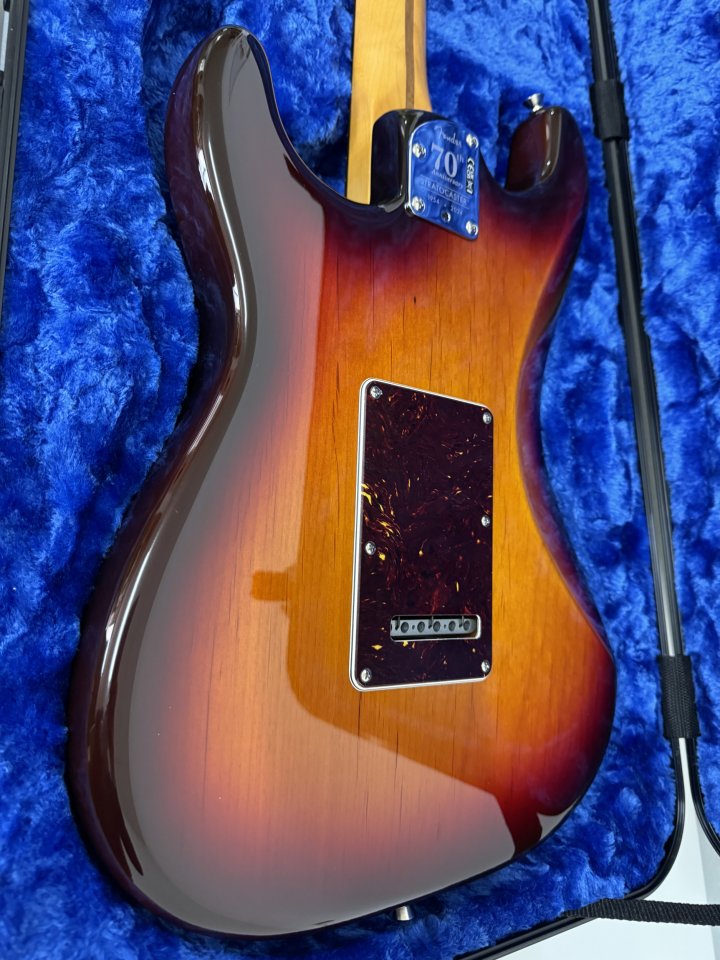 Fender Stratocaster 70th anniversary Am pro II strat rw cb de segunda mano · Foto 6 de 9 · Barcelona · 1650 €