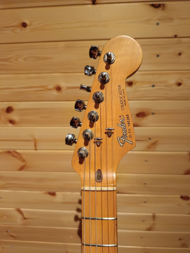 Guitarra Fender Stratocaster USA Roja