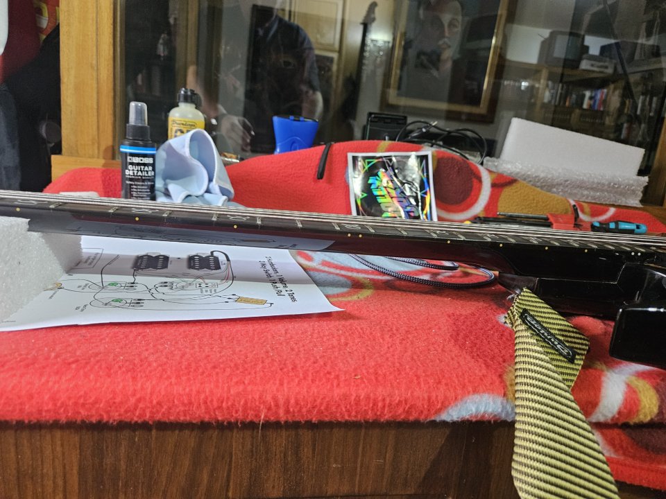 Vendo o Cambio Bajo BC RICH VIRGO de segunda mano · Foto 5 de 9 · Madrid · 300 €