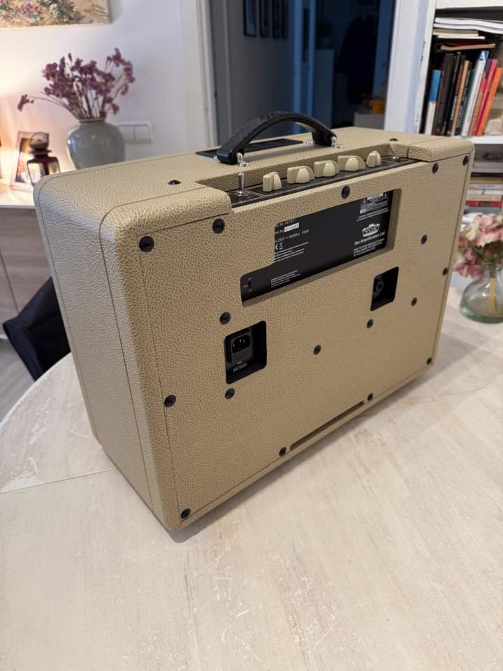 VOX AC10 Limited Tan Bronco