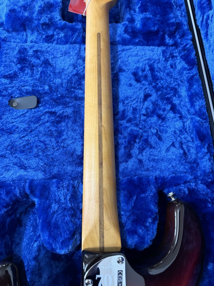 Fender Stratocaster 70th anniversary Am pro II strat rw cb de segunda mano · Foto 7 de 9 · Barcelona · 1650 €
