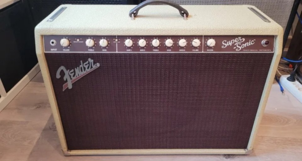 Fender Supersonic 60W+pedal+funda