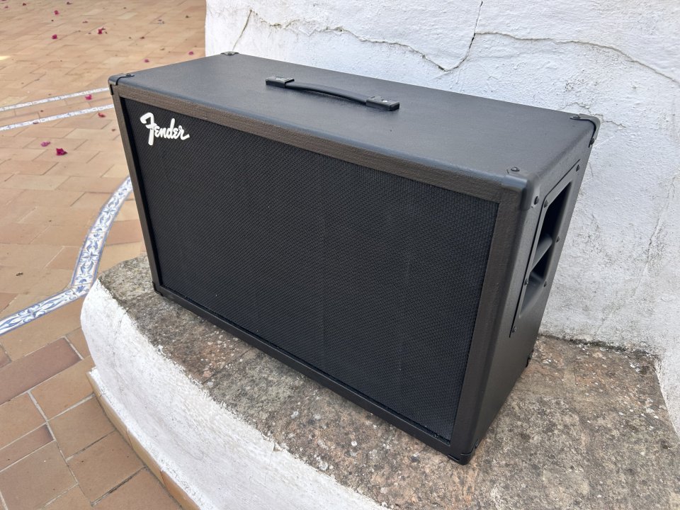 Pantalla 2x12 Celestion V30 de segunda mano · Foto 2 de 10 · Huelva · 250 €