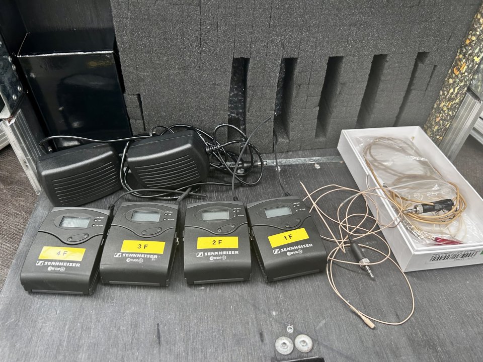 Set Microfonía Profesional Sennheiser EW 500 G2 - 4 Canales y Flight Case de segunda mano · Foto 3 de 4 · Alicante · 1200 €