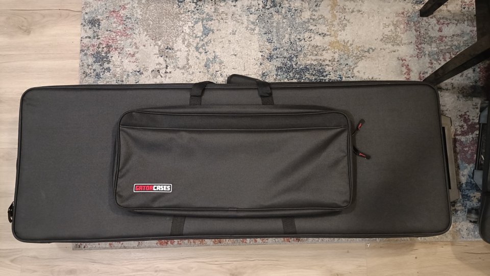 Funda Gator GK-88 Slim y Funda Thomann Keyboard Bag 11 de segunda mano · Foto 1 de 2 · Barcelona · 160 €
