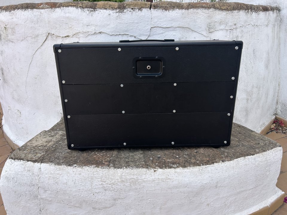 Pantalla 2x12 Celestion V30 de segunda mano · Foto 4 de 10 · Huelva · 250 €