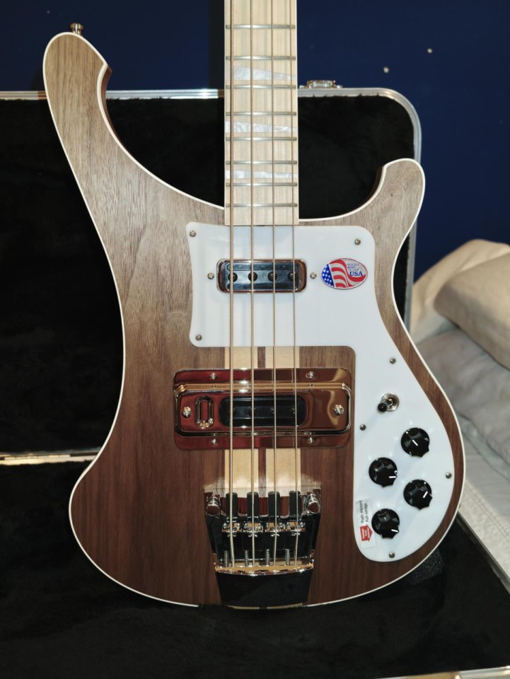 Rickenbacker 4003 Walnut 2026. Nuevo sin estrenar. de segunda mano · Foto 1 de 7 · Madrid · 2700 €