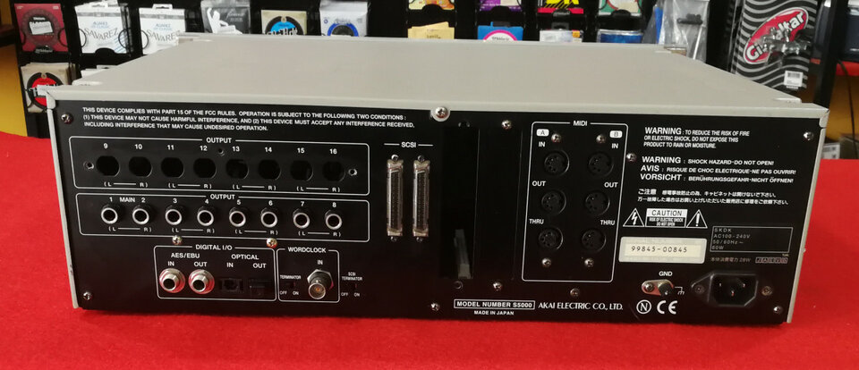 Akai S5000 MIDI Stereo Digital Sampler