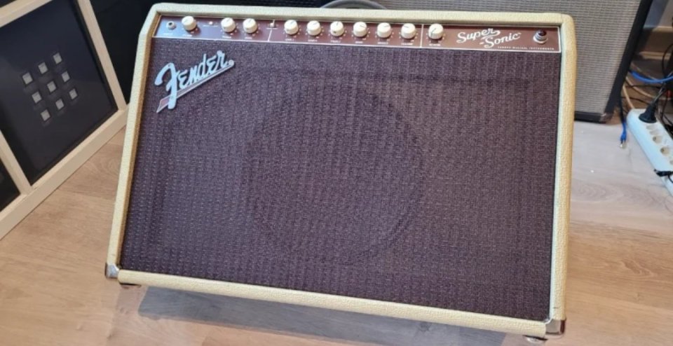 Fender Supersonic 60W+pedal+funda
