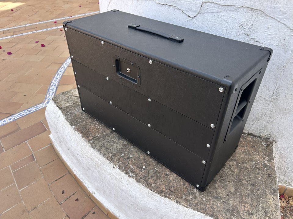 Pantalla 2x12 Celestion V30 de segunda mano · Foto 6 de 10 · Huelva · 250 €