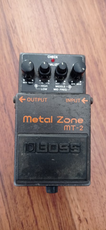 Pedal Boss Metal Zone MT-2 de segunda mano · Cuenca · 45 €