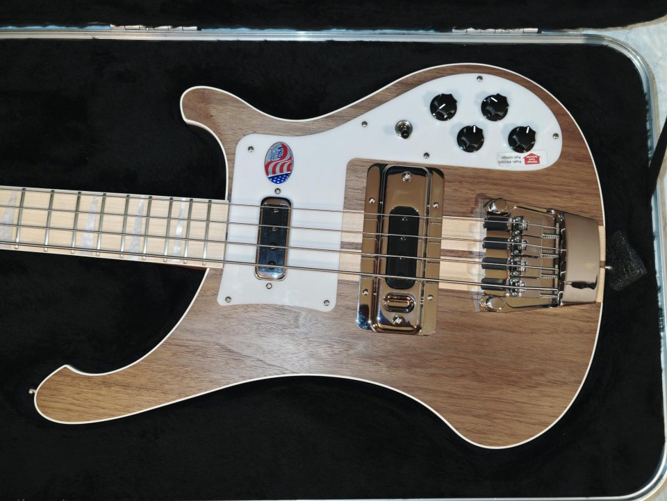 Rickenbacker 4003 Walnut 2026. Nuevo sin estrenar. de segunda mano · Foto 2 de 7 · Madrid · 2700 €