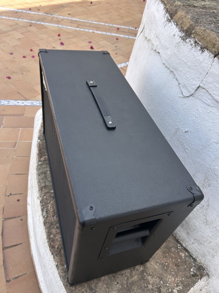 Pantalla 2x12 Celestion V30 de segunda mano · Foto 7 de 10 · Huelva · 250 €