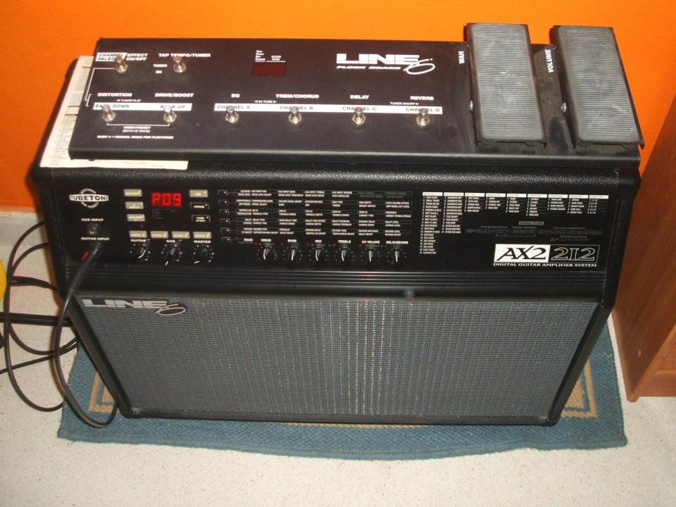 Line 6 AX2 212 TubeTone 100W + pedalera Floor Board (Málaga, ESP)