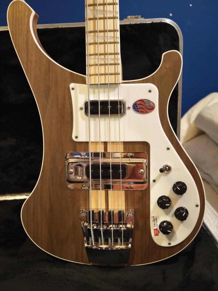 Rickenbacker 4003 Walnut 2026. Nuevo sin estrenar. de segunda mano · Foto 4 de 7 · Madrid · 2700 €