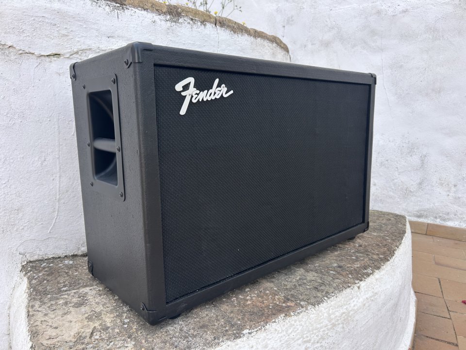 Pantalla 2x12 Celestion V30 de segunda mano · Foto 9 de 10 · Huelva · 250 €