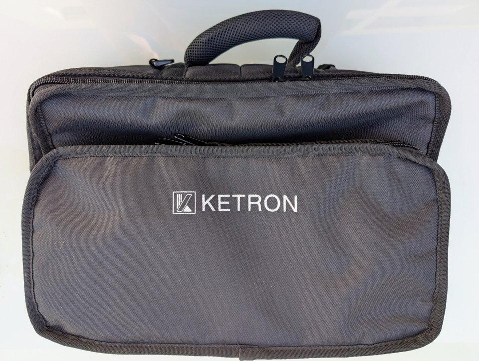 Ketron Event X de segunda mano · Foto 7 de 8 · SC Tenerife · 2600 €