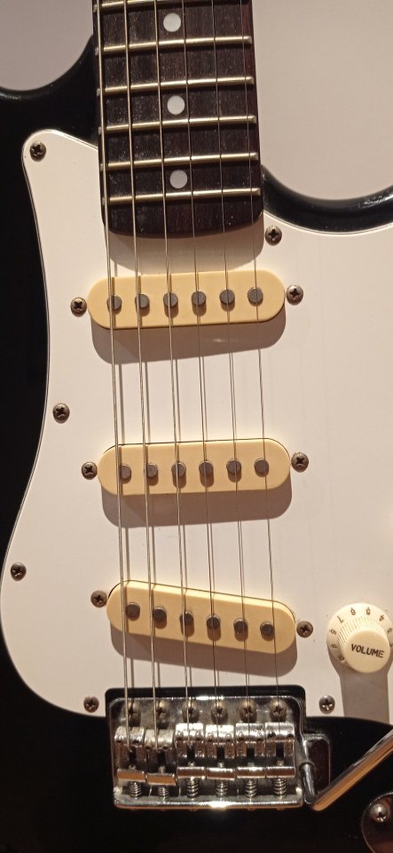 Guitarra eléctrica Squier Stratocaster Corea 1989 de segunda mano · Foto 9 de 9 · Cuenca · 200 €