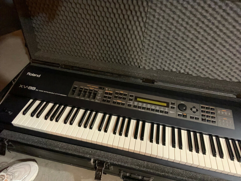Roland XV88