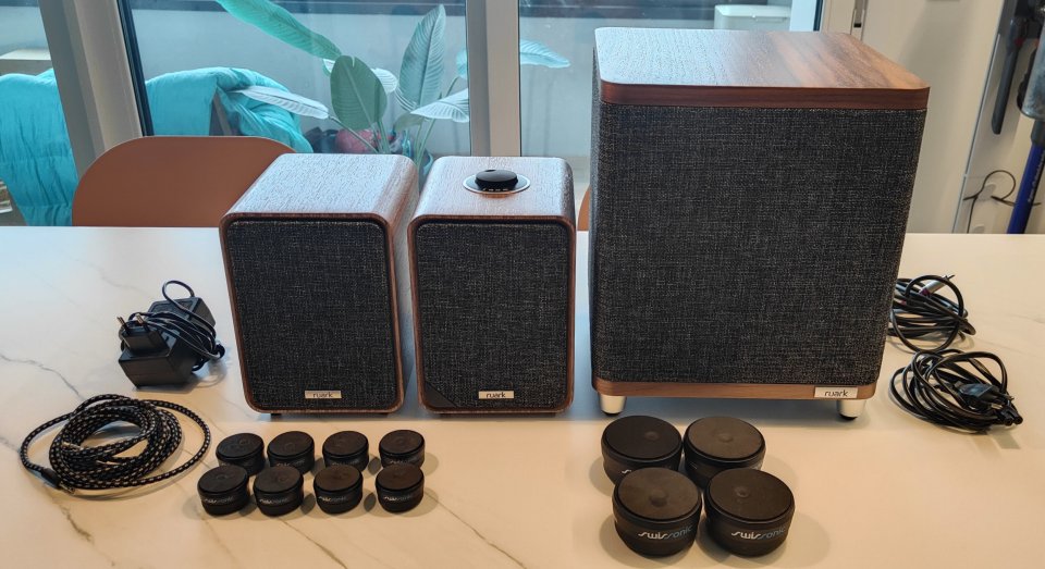 Altavoces Ruark Audio MR1 MK3 con subwoofer RS1 (2026) de segunda mano · Foto 1 de 10 · Araba · 750 €