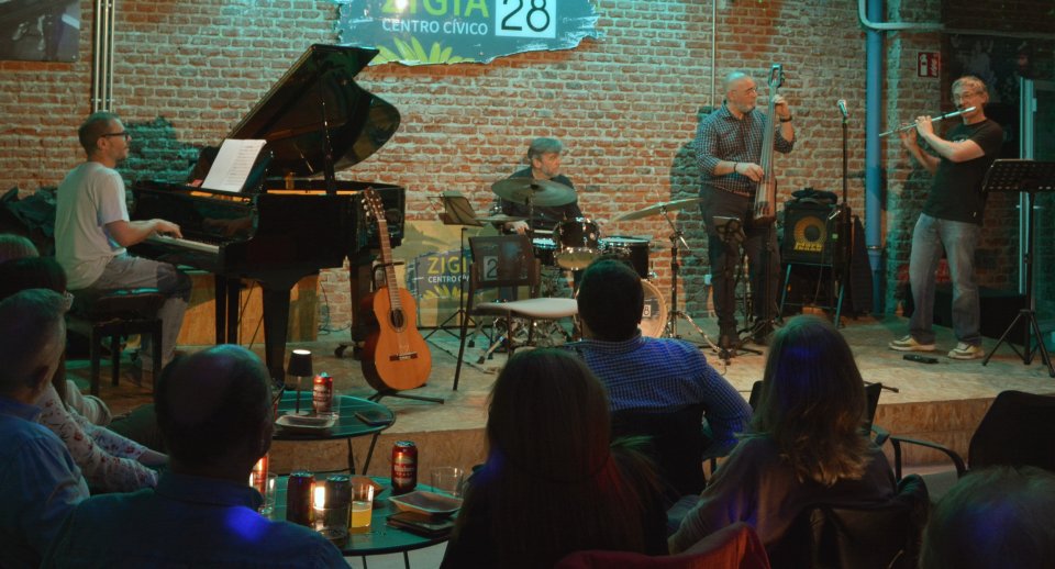 Cuarteto de jazz busca bajista de segunda mano · Madrid