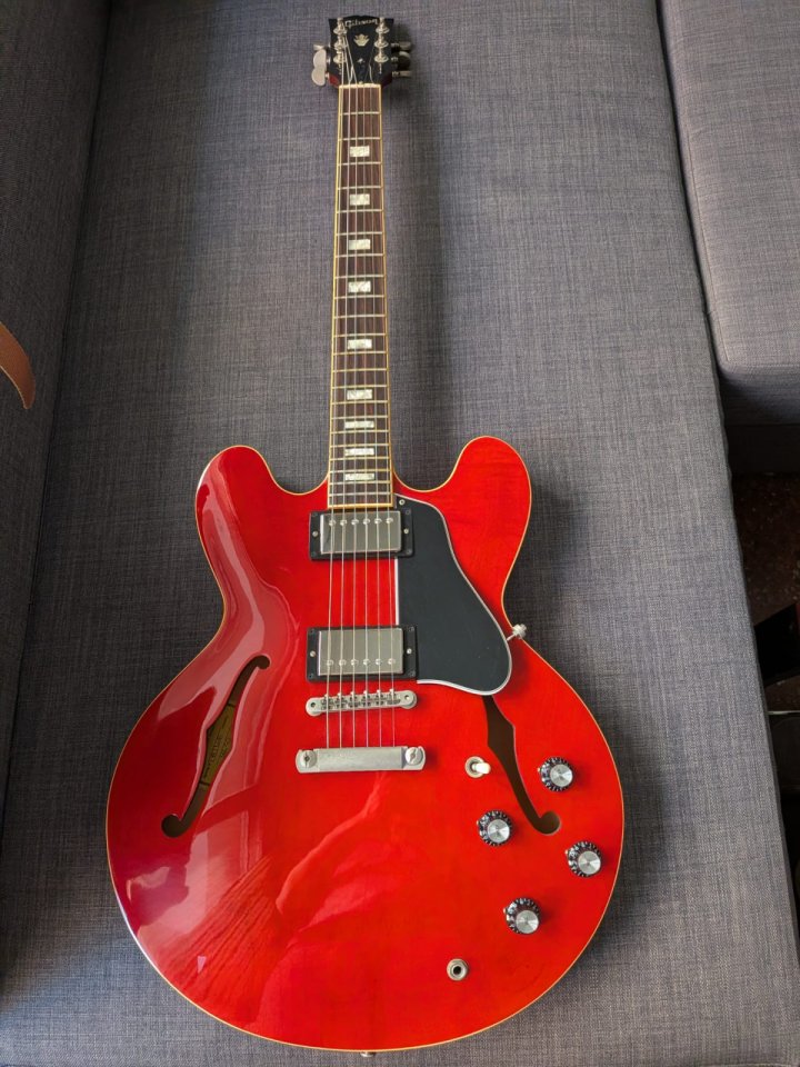 Gibson ES-335 Traditional, Antique Faded Cherry de segunda mano · Foto 1 de 9 · Barcelona · 2300 €