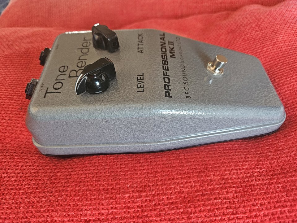 BPC Tone Bender MK II Professional Fuzz Pedal de segunda mano · Foto 4 de 10 · Alicante · 220 €