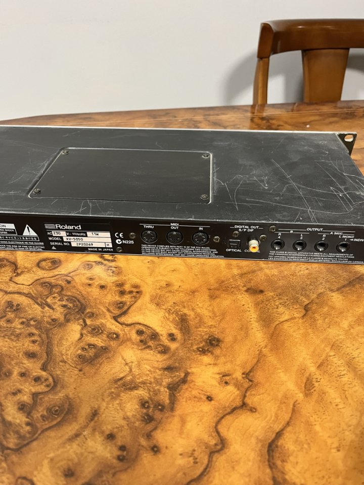 Roland XV-5050 módulo de sonido rack 1U de segunda mano · Foto 4 de 4 · Huesca · 175 €