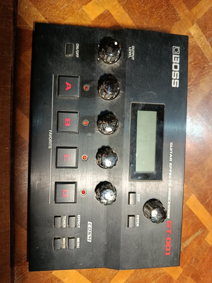Procesador de estudio BOSS  GT001