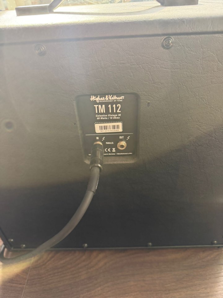 Hughes & Kettner Grandmeister Deluxe 40 + pantalla a juego.