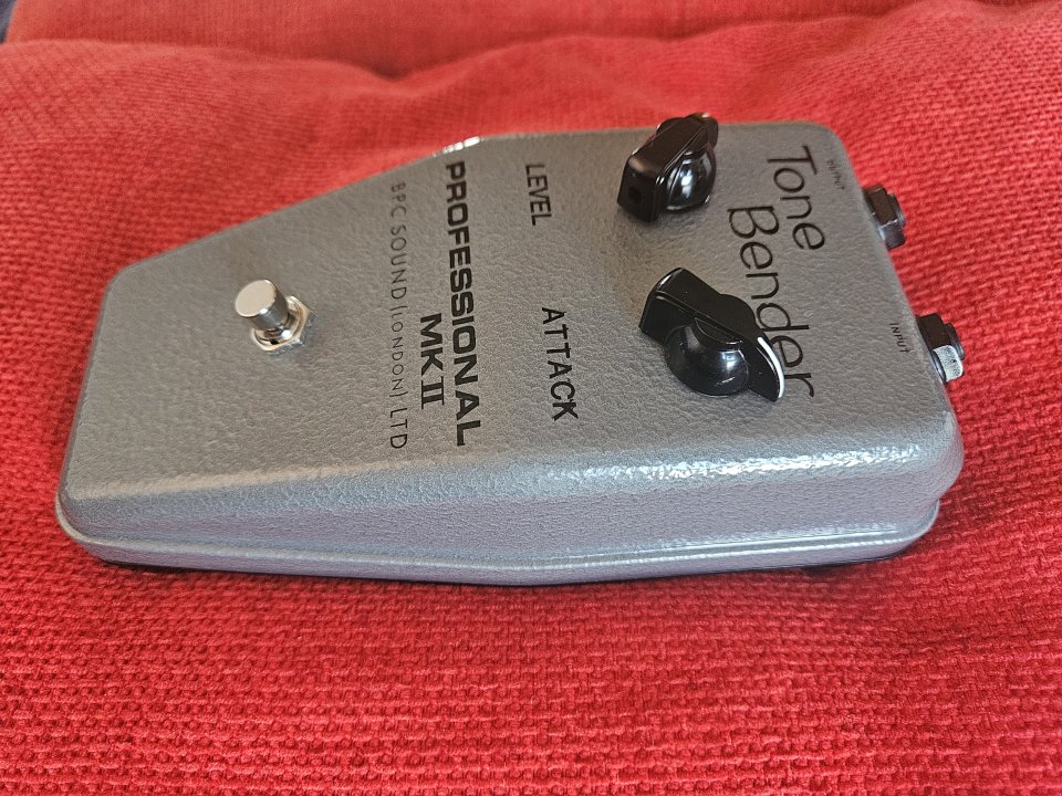 BPC Tone Bender MK II Professional Fuzz Pedal de segunda mano · Foto 5 de 10 · Alicante · 220 €